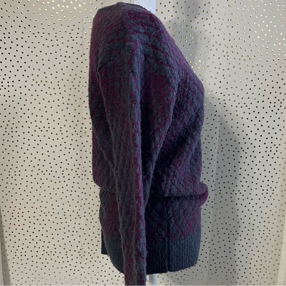 Leith V-Neck Diamond Pattern Sweater - Picture 4 of 8